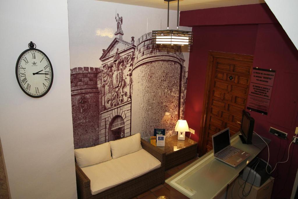Hostal La Posada De Zocodover Толедо Екстериор снимка