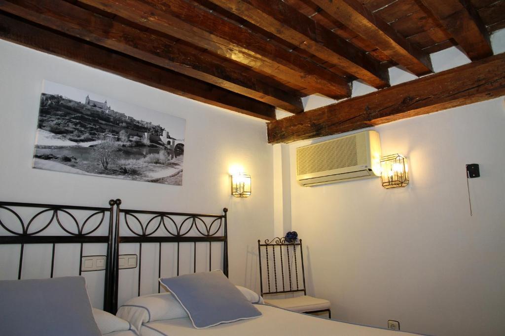 Hostal La Posada De Zocodover Толедо Екстериор снимка