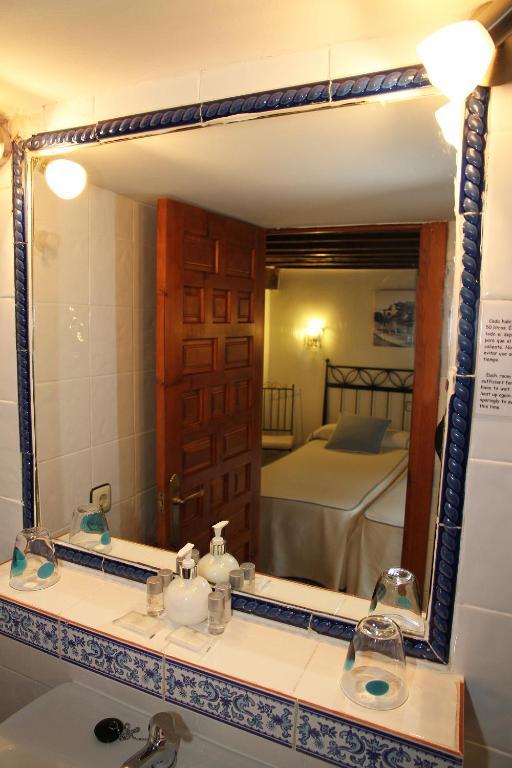 Hostal La Posada De Zocodover Толедо Екстериор снимка
