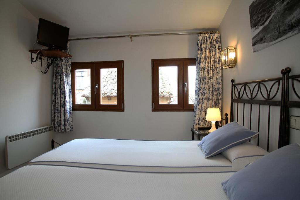 Hostal La Posada De Zocodover Толедо Екстериор снимка