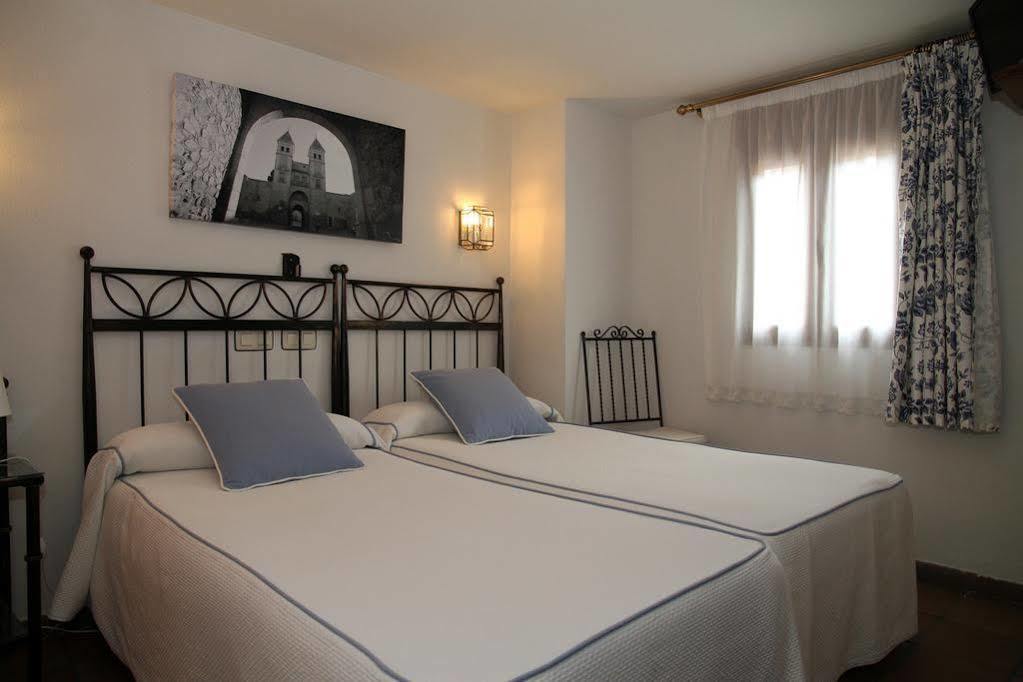 Hostal La Posada De Zocodover Толедо Екстериор снимка