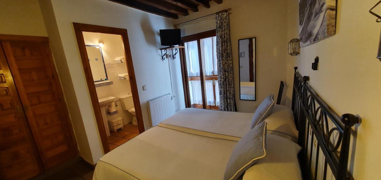 Hostal La Posada De Zocodover Толедо Екстериор снимка